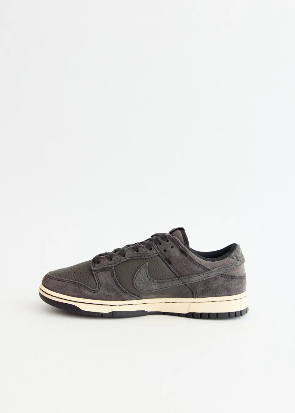 Dunk Low Retro 'Medium Ash Black' Sneakers