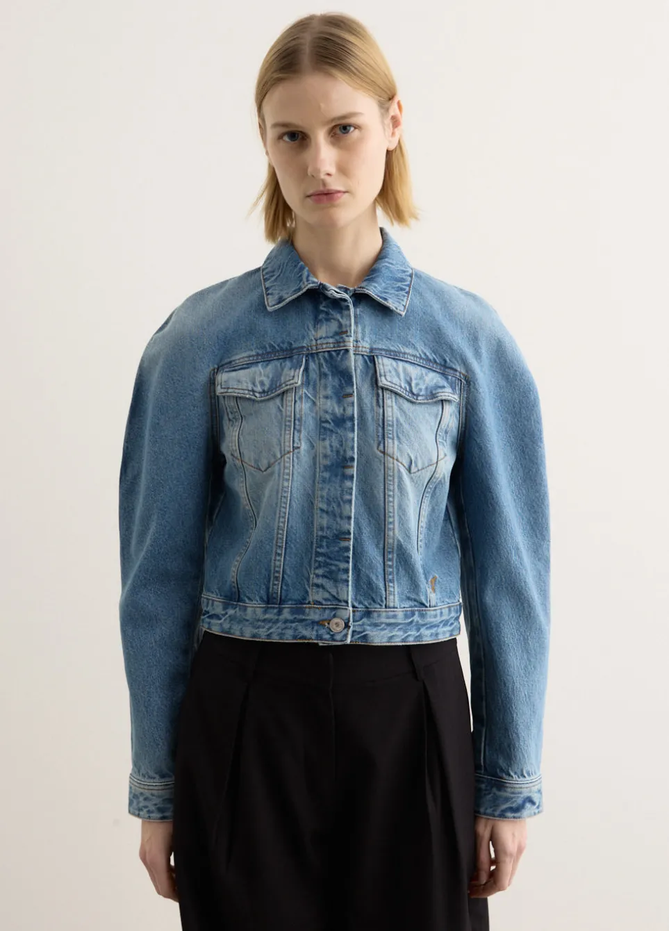 La Veste De-Nimes Ovalo