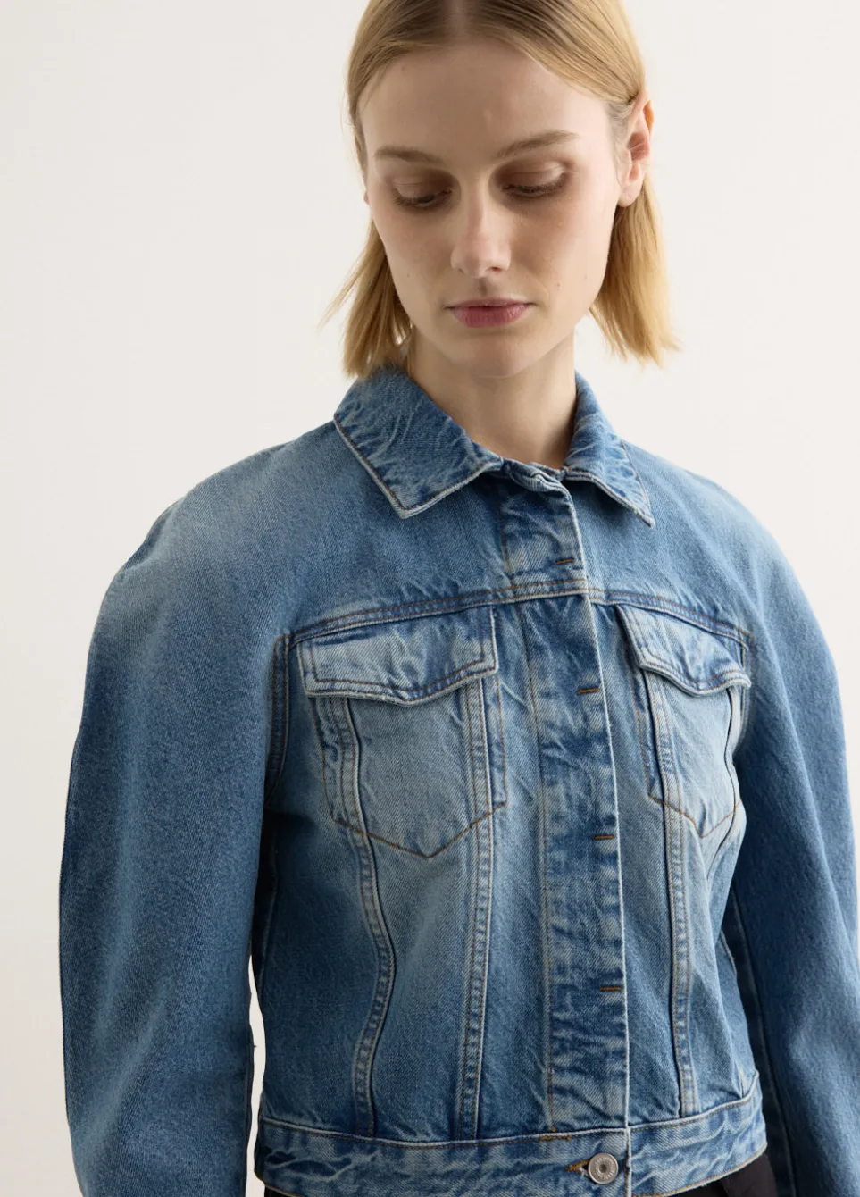 La Veste De-Nimes Ovalo