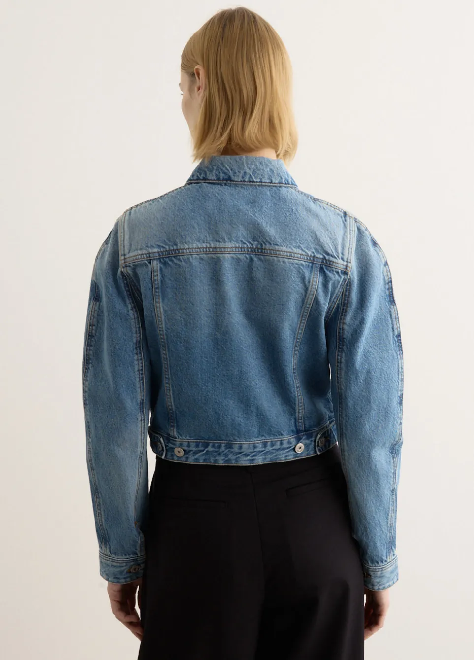 La Veste De-Nimes Ovalo