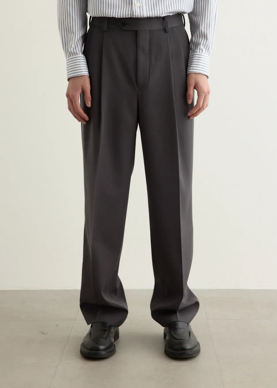 Light Wool Max Gabardine Two-Tuck Slacks