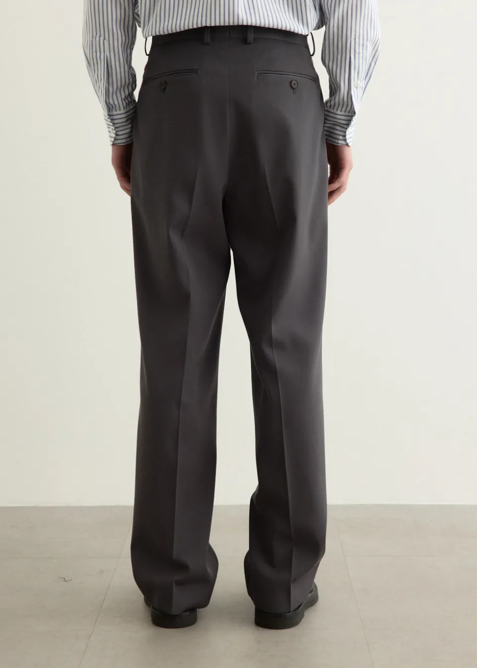Light Wool Max Gabardine Two-Tuck Slacks