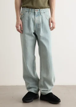 Pleated Jeans