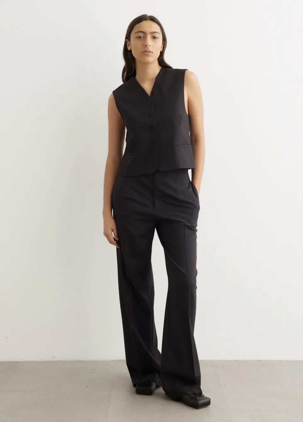 Teora Sleeveless Vest