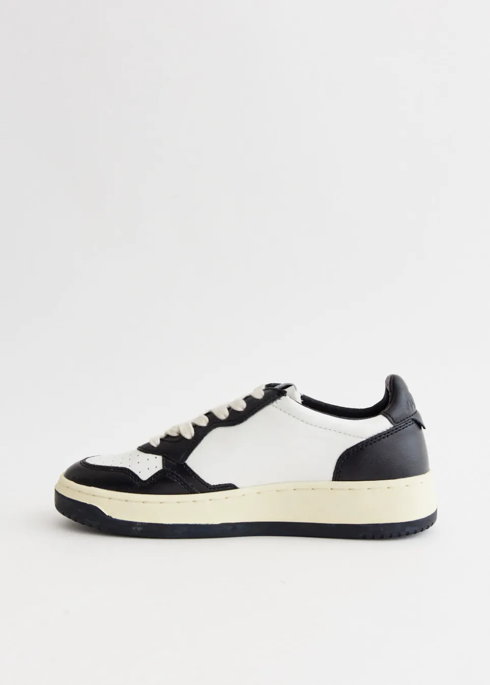 Women's Medalist Sneakers