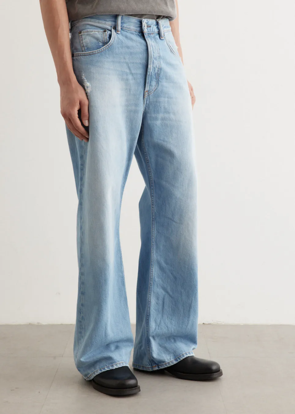2021M Light Blue Vintage Jeans