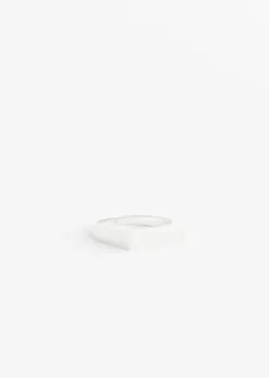 Signet Narrow Rectangle Ring
